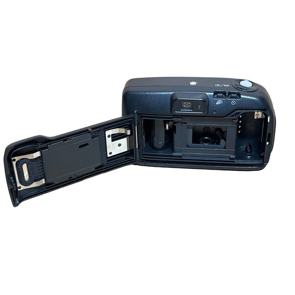 Canon Sure Shot 28mm & 48mm Lens Point & Shoot Film Camera - Picture 2 of 3